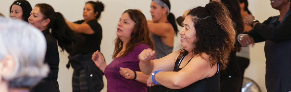mujeres haciendo ejercicio en Inland Empire.